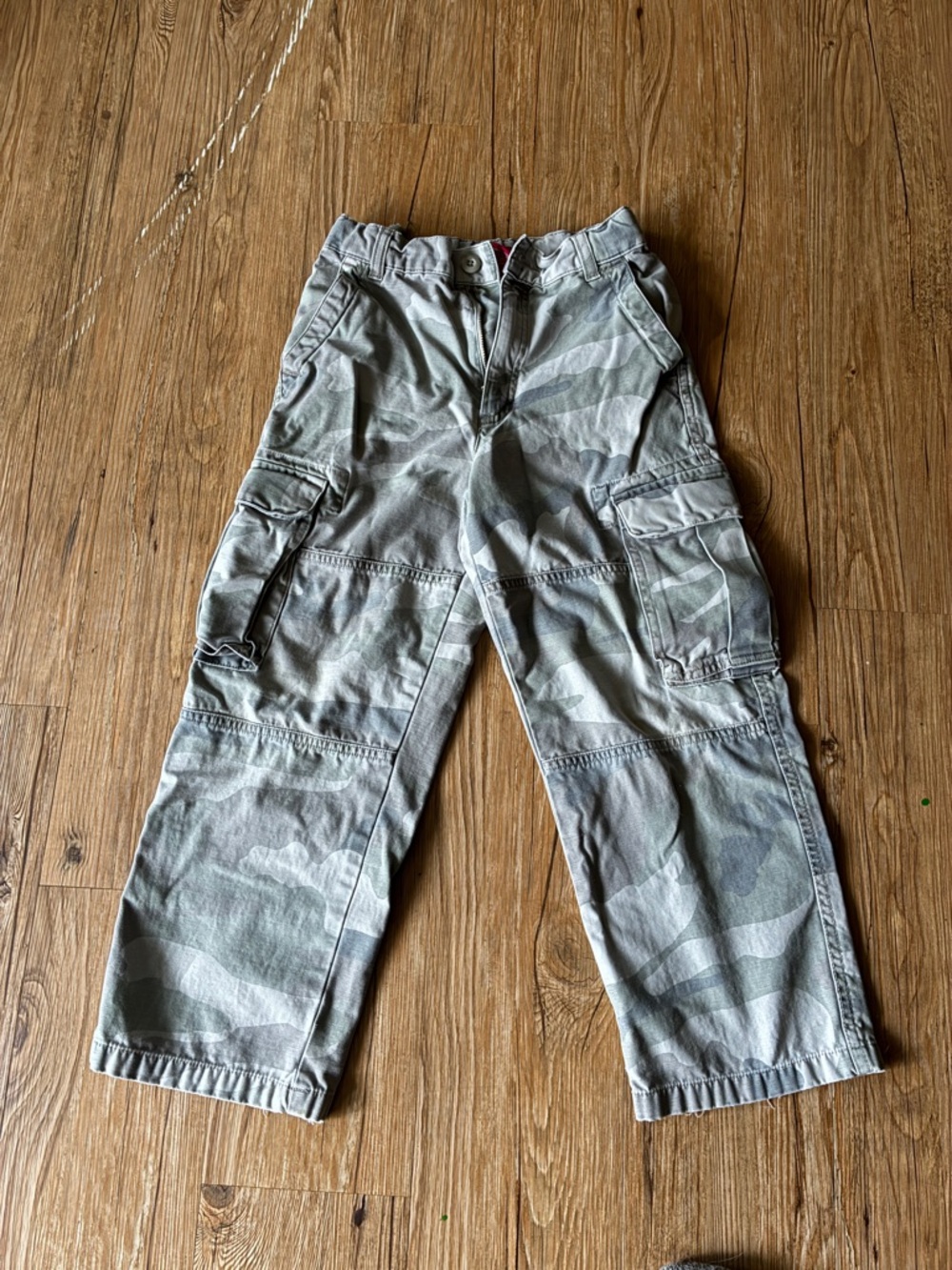 Y2k Camo cargo pants, kids size 8
